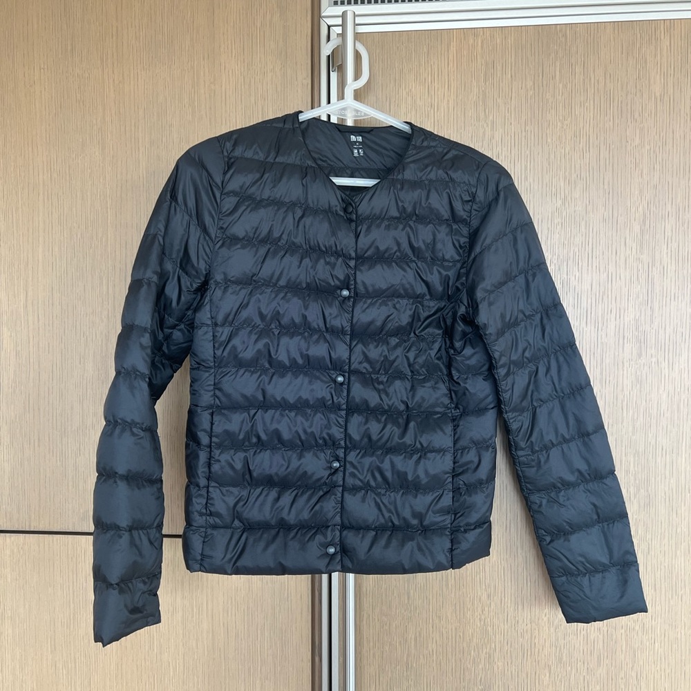 Uniqlo Puffed Jacket - black - very good condition, pre owned, like new